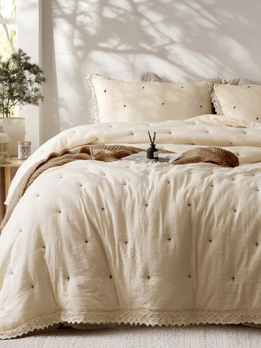 Quilt Set Queen Size- Lightweight Quilt Bedding Set with 2 Pillow Shams, Luxury